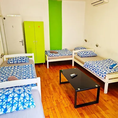 Hostel Croparadise *