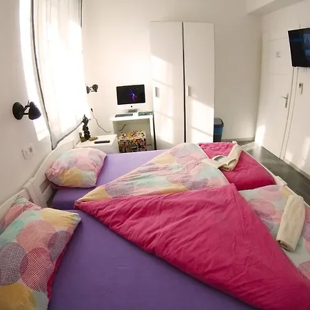 Croparadise 호스텔