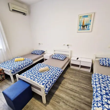 Croparadise 호스텔 *