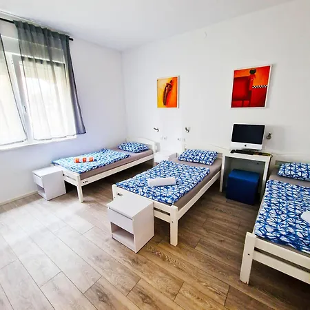 Croparadise 호스텔 *