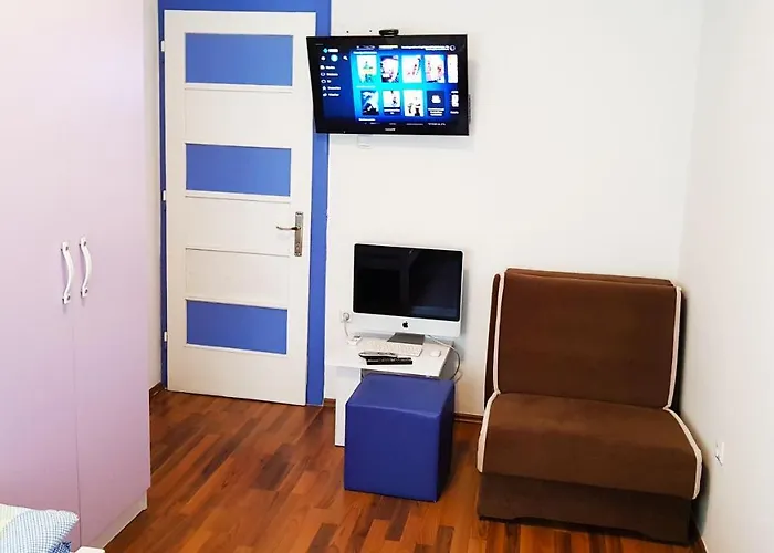 Croparadise Hostel *