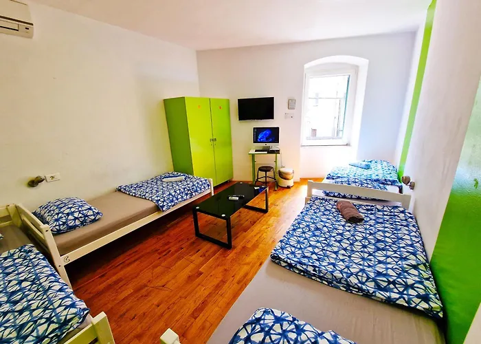 Croparadise Hostel Σπλιτ