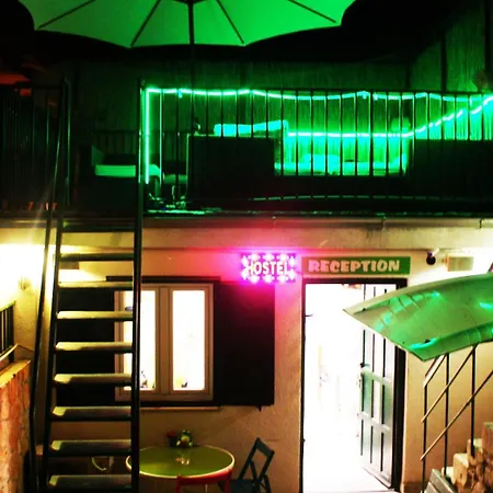 Croparadise Hostal *