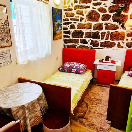 Croparadise Hostal Split
